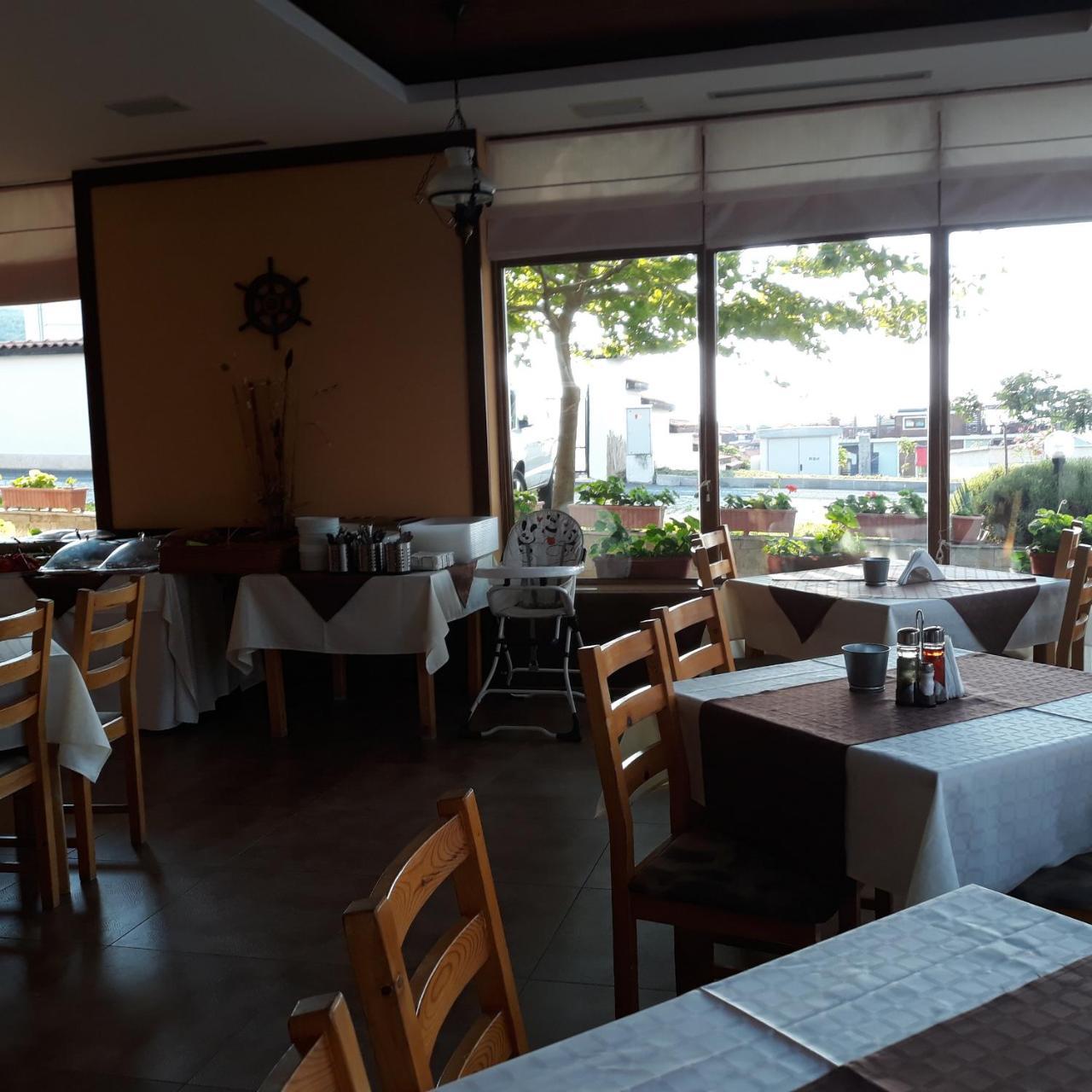 Hotel Sea Vista Sveti Vlas Exterior photo
